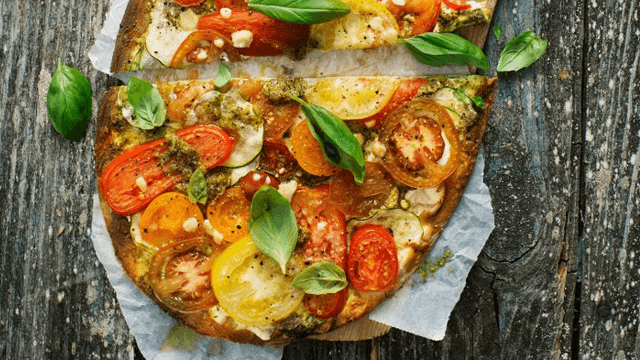 Skördepizza på lavashbröd