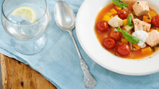 Fisksoppa med vitlökskräm