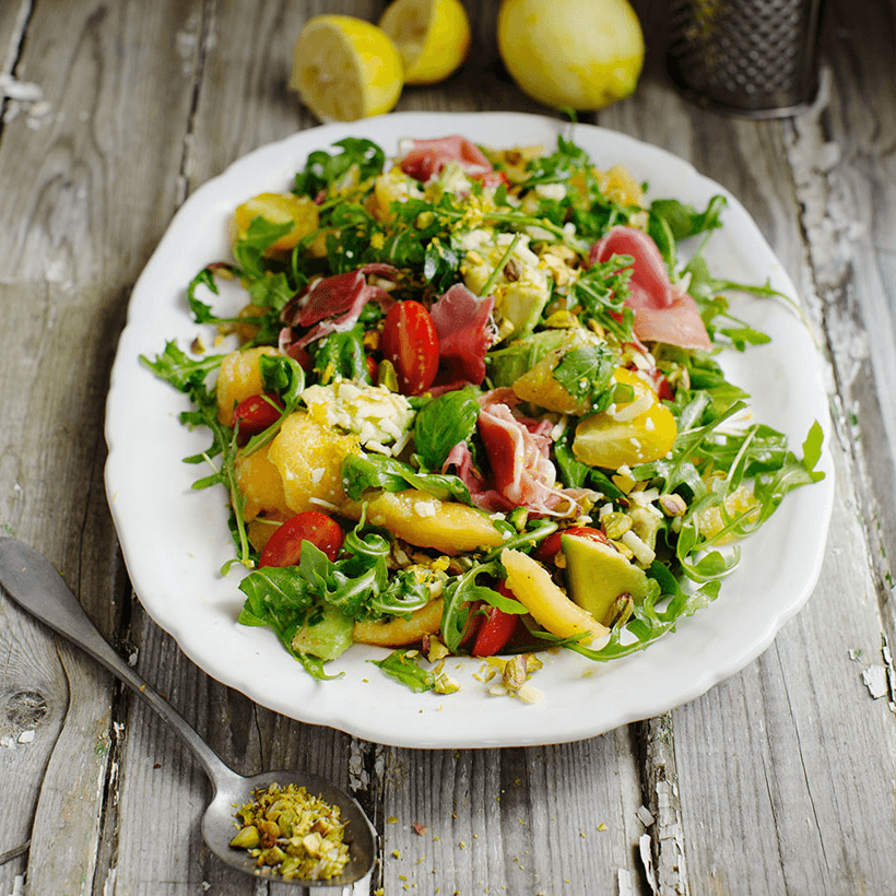 Melon- och avokadosallad med skinka