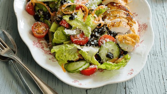 Kycklingsallad med sardellvinägrett