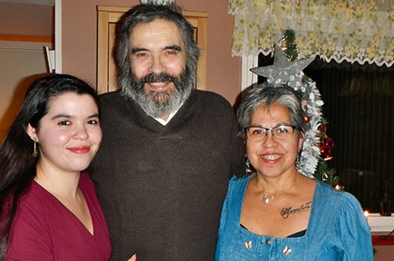 Tre personer i en familj