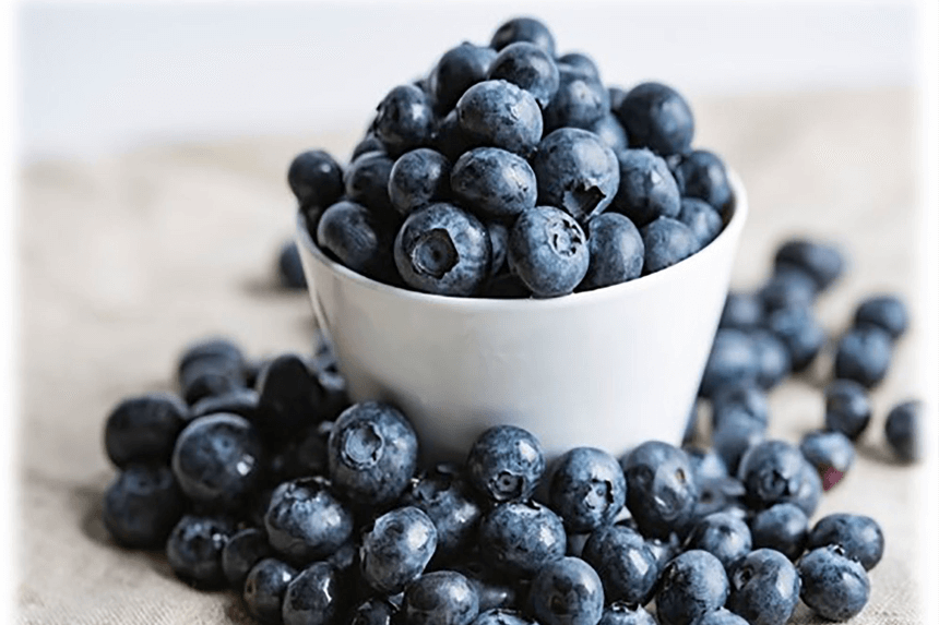 Blåbär i en skål.