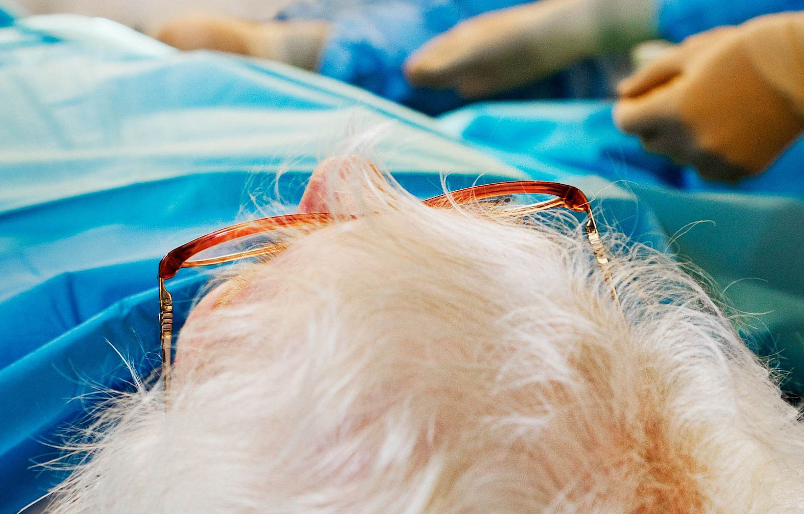 Människa förbereds för operation