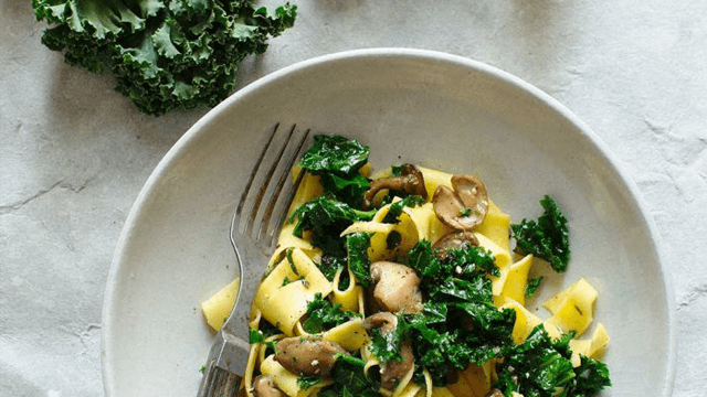 Svampcarbonara med grönkål