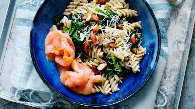 Pasta med krämig spenat