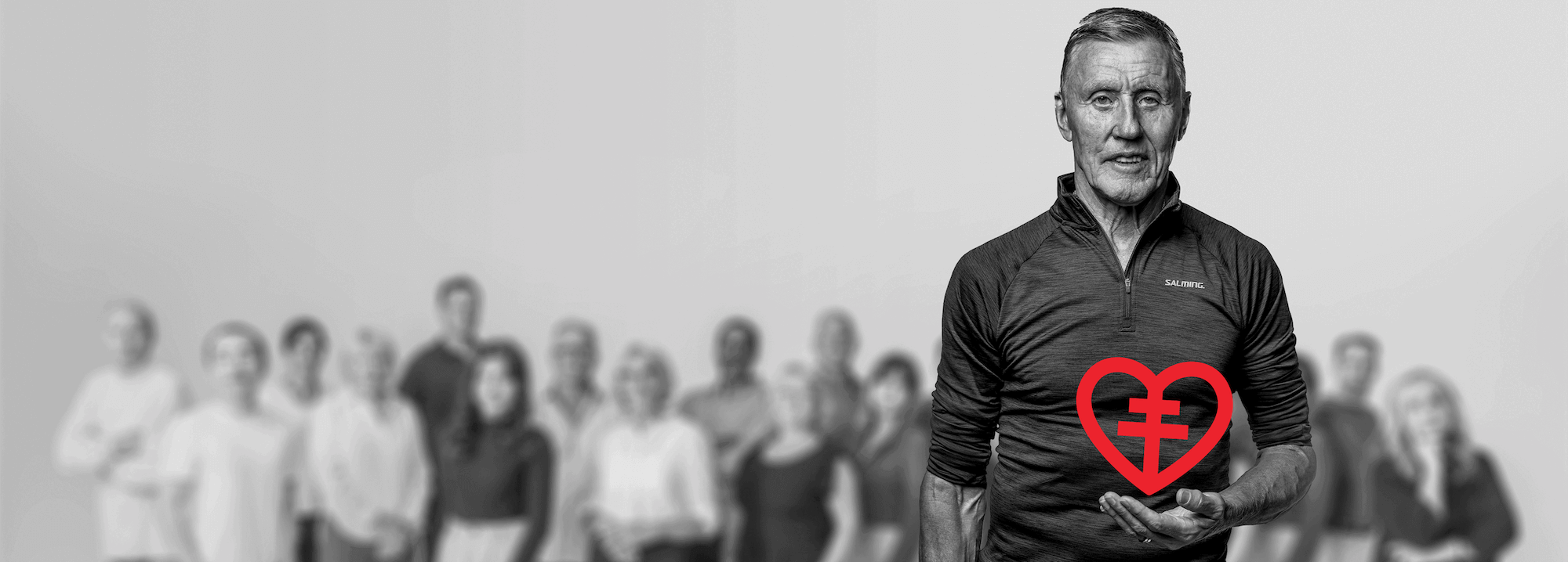 Börje Salming håller i Hjärt-Lungfonden symbol