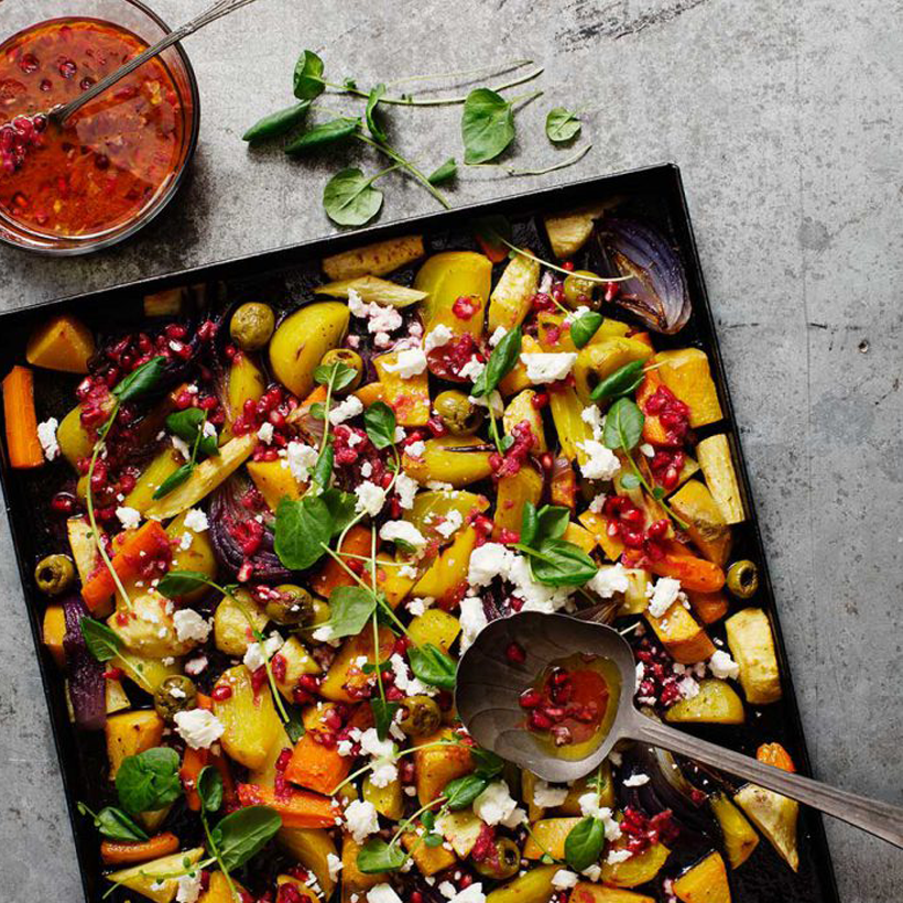 Rostade rotfrukter marinerade i blodapelsin- och granatäppledressing