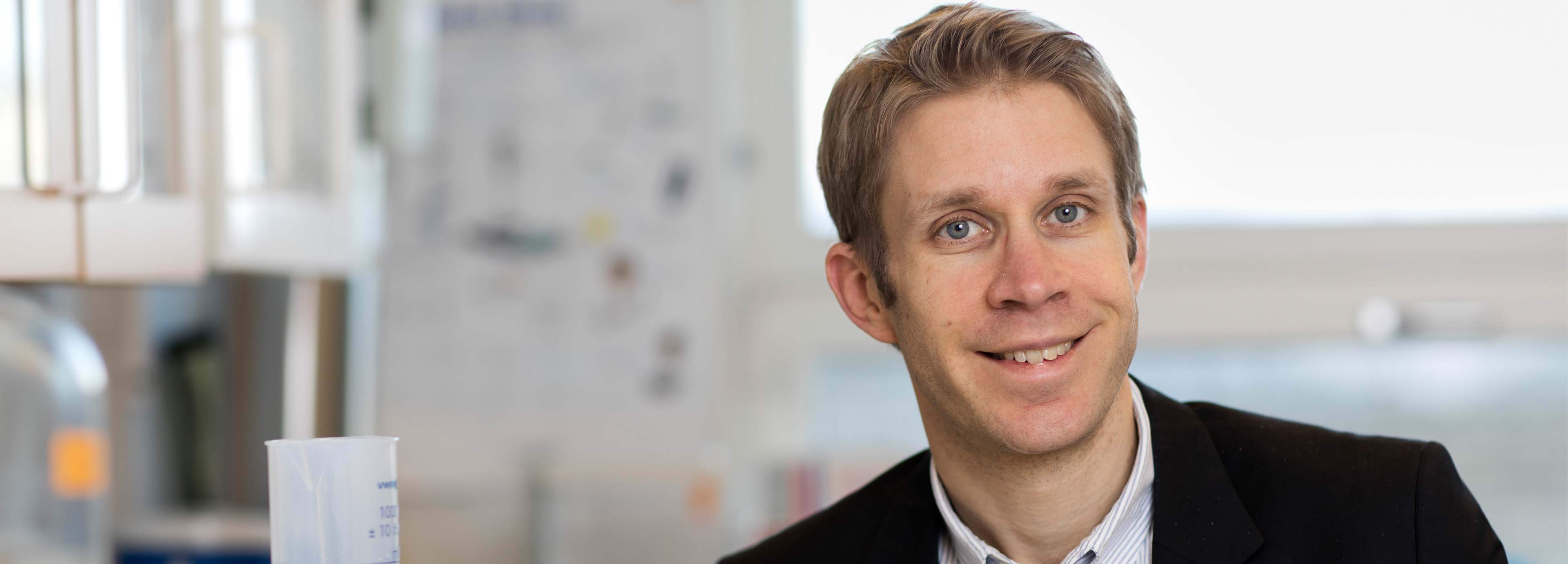 Anders Rosengren i sitt labb. Foto: Johan Wingborg