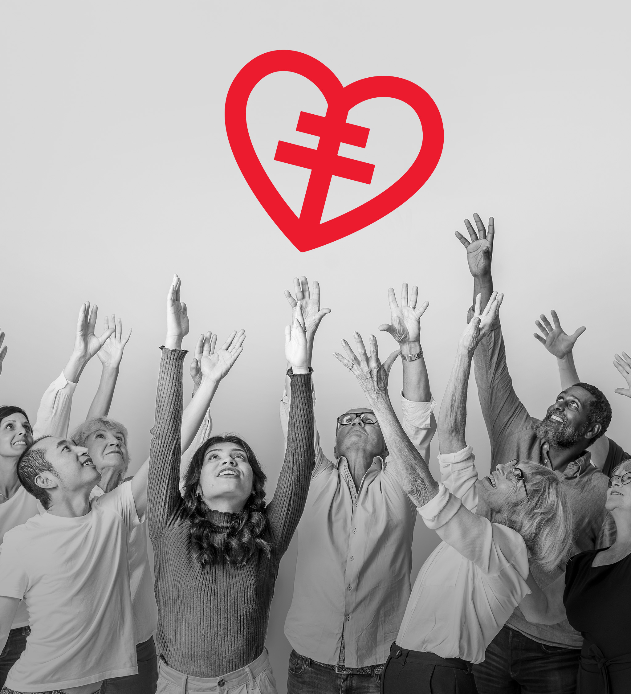 Människor sträcker sig upp för att nå hjärt-lungfonden hjärtat