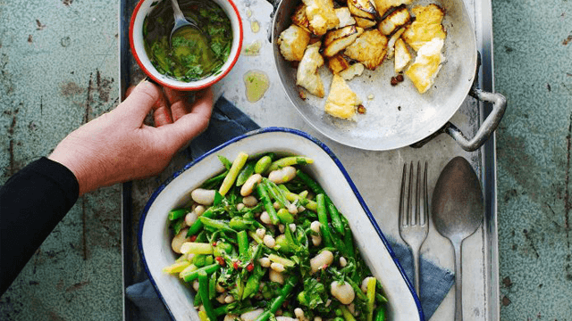 Bönsallad med varm fetaost