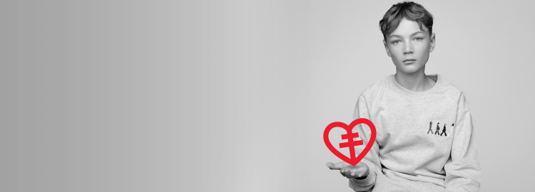 Elton 13 år bredvid hjärt-lungfonden symbolen
