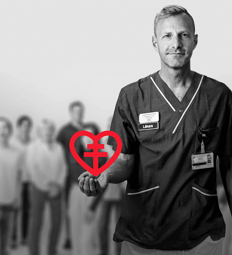 Forskaren Jacob Hollenberg håller i Hjärt-Lungfonden symbol