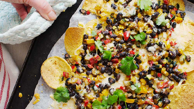 Nachos på en plåt.