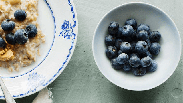 Gröt med banan och jordnötssmör
