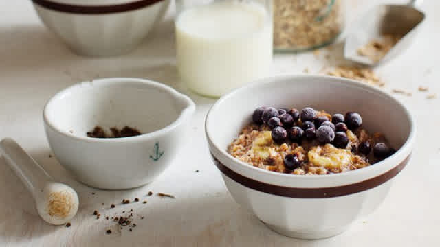 Grötblandning i skål.