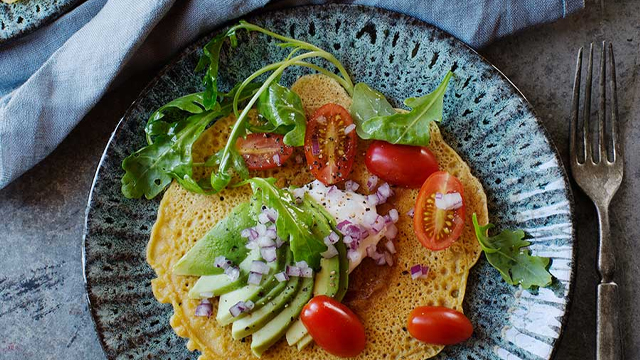 Pannkaka med grönt på.