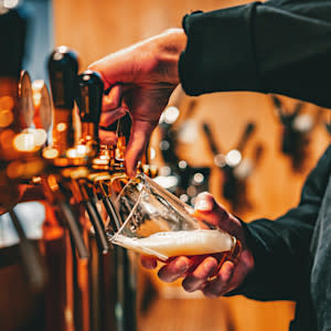 How to Tell if Someone Is Drunk: Signs, Stages and When to Get Help 