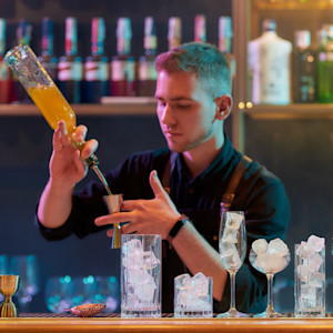 Mastering Your Mixes: The Ins and Outs of Liquors and Liqueurs