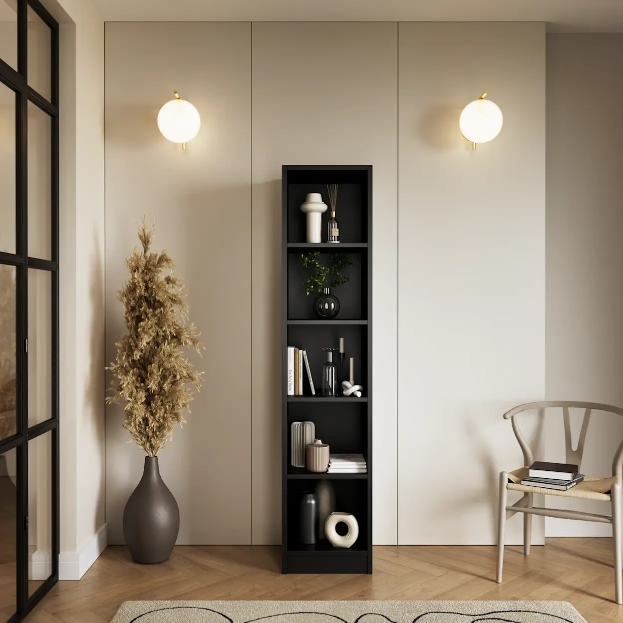 Czarny regał Craft słupek z otwartymi półkami w minimalistycznym wnętrzu.