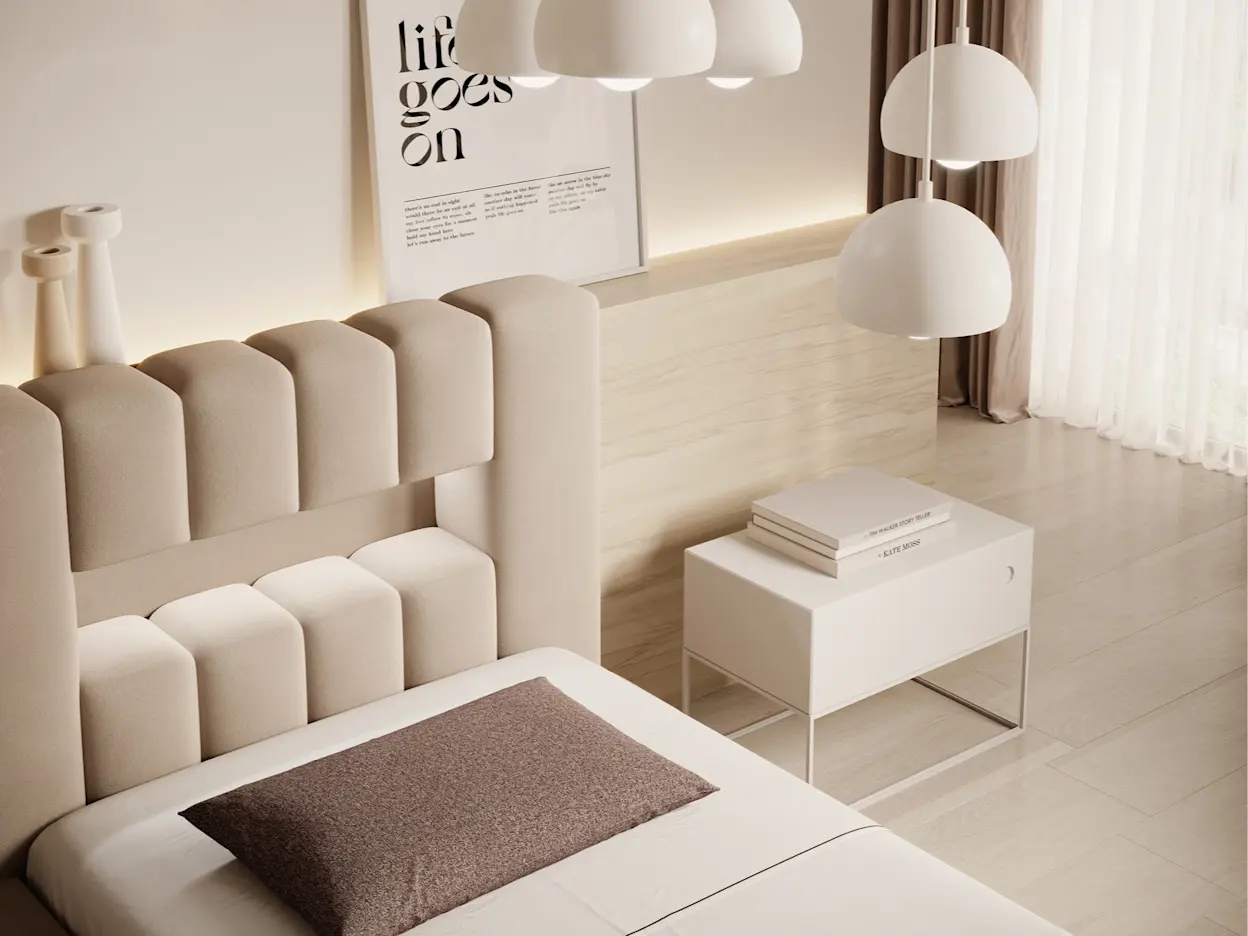 Aranżacja sypialni z beżowym łóżkiem Lamica 90 Nube 20 i minimalistycznymi lampami wiszącymi Calide. Wnętrze jest utrzymane w ciepłych tonach, z jasną pościelą, stolikiem nocnym i zasłonami, co sprzyja wyciszeniu przed snem.