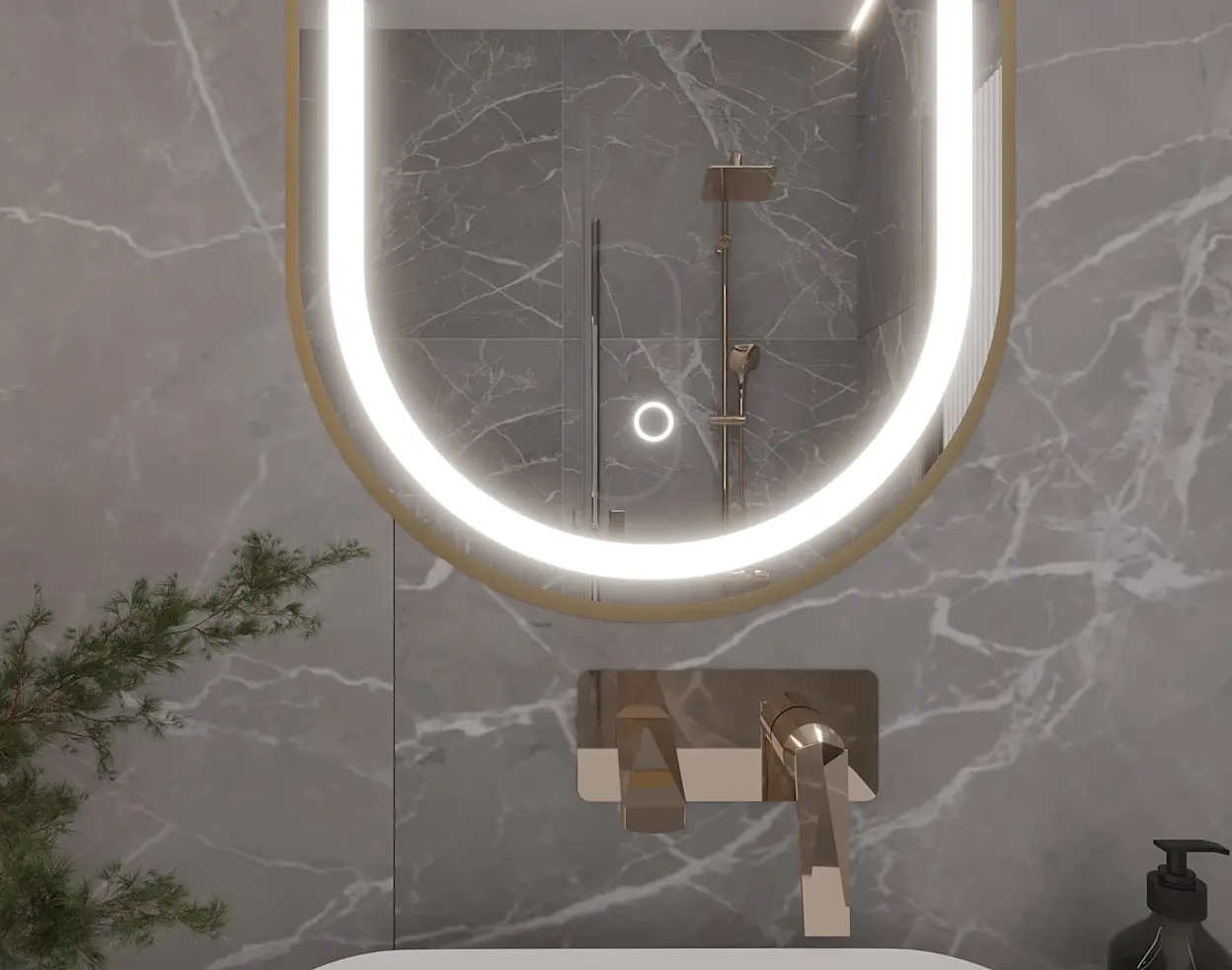 Owalne lustro LED Micedi w złotej ramie, z mocnym podświetleniem w kształcie litery U i dotykowym włącznikiem na tafli. Zdjęcie pokazuje je nad umywalką na tle szarych, marmurowych płytek oraz złotej baterii ściennej, tworząc elegancką aranżację łazienki.