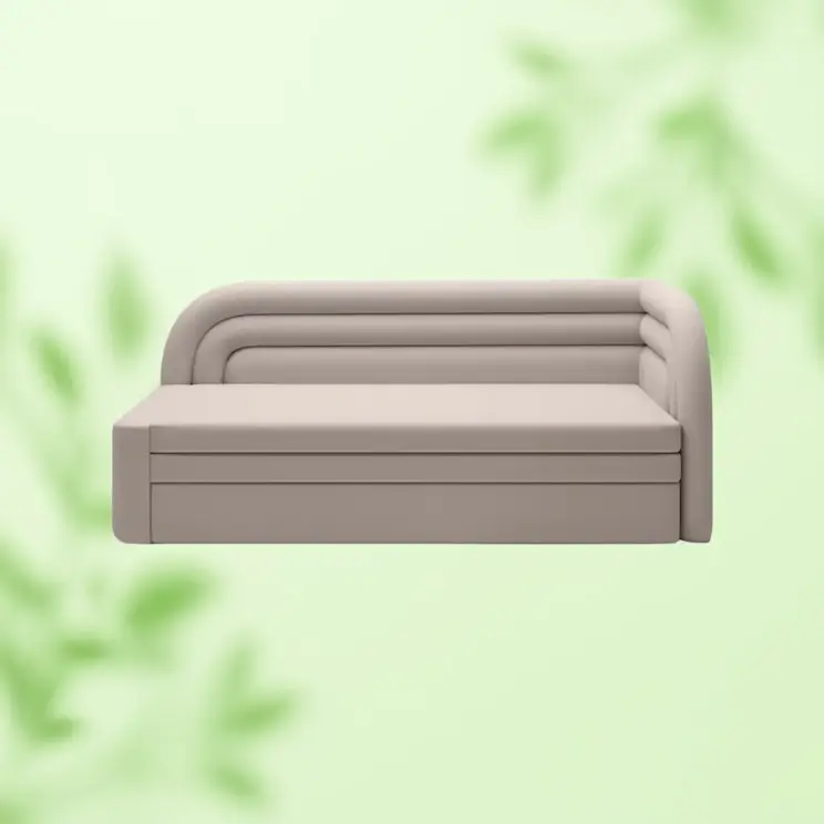 Nowoczesna kanapa Fabillo w jasnym kolorze z zaokrąglonymi formami i miękkim pikowanym siedziskiem. Designerski mebel wypoczynkowy do salonu, który łączy komfort użytkowania z eleganckim wyglądem.