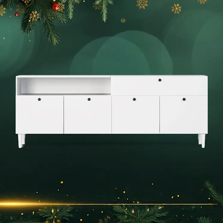 Biała komoda Dullum przedstawiona na świątecznej grafice ELTAP, z zielonym tłem, gałązkami choinki i złotymi akcentami.