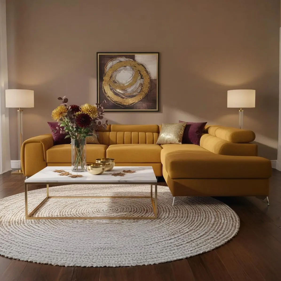 Eleganckie wnętrze z narożnikiem Laurence w musztardowym kolorze, udekorowane kwiatami i złotymi dodatkami w jesiennym klimacie.