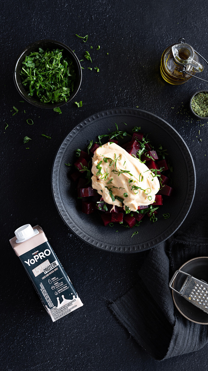 Confira essa receita de Salada de Beterraba com maionese YoPRO. Ótima pra acompanhar seu almoço!
