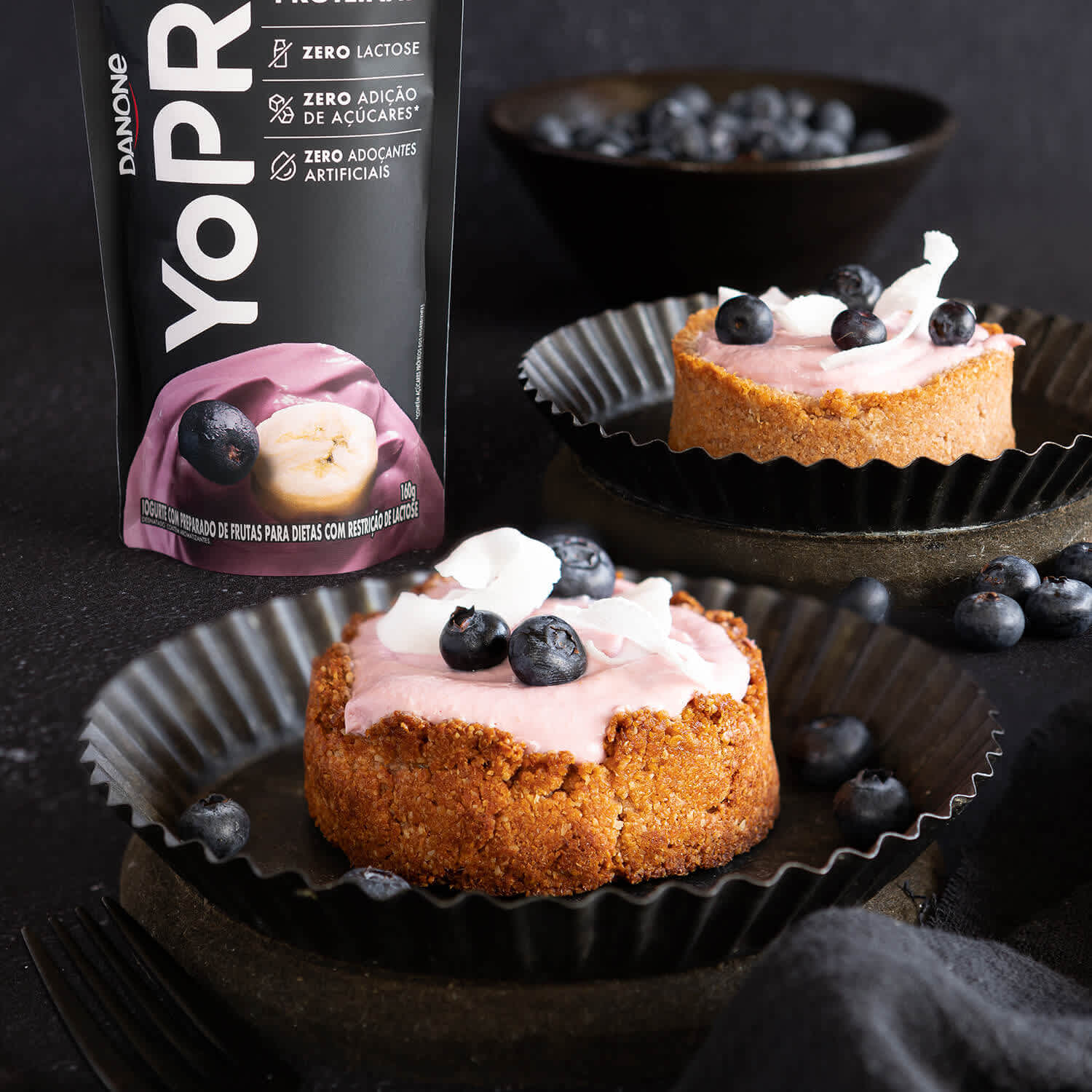 Confira essa receita de Tortinha de Açaí com YoPRO Pouch sabor Açaí com Banana pro seu pré-treino!