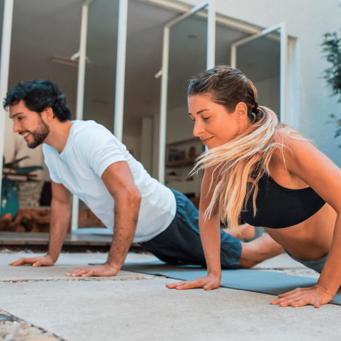 10 esercizi per le braccia per rafforzare i bicipiti e i tricipiti | HiPRO