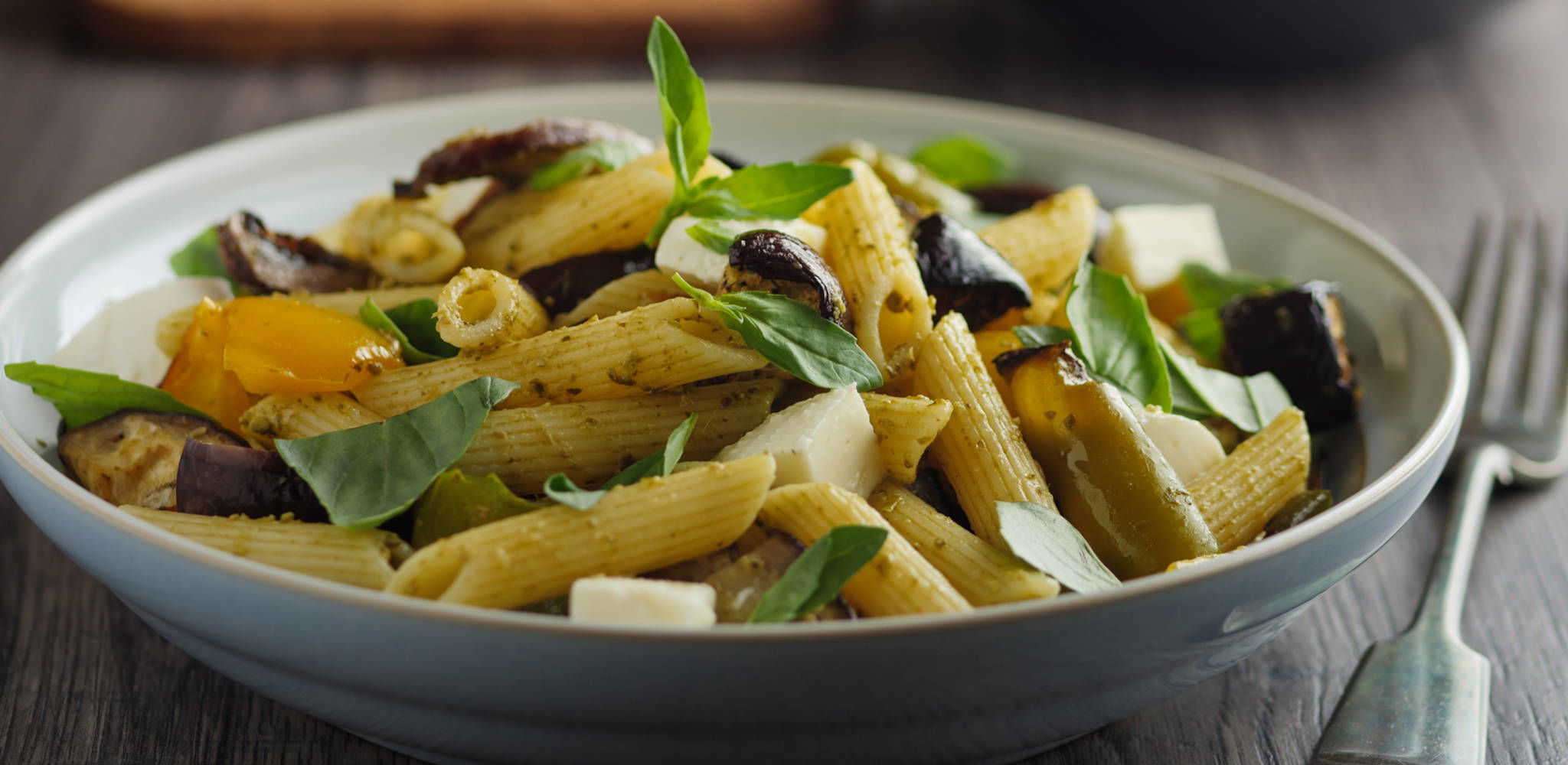Macarrão com legumes assados
