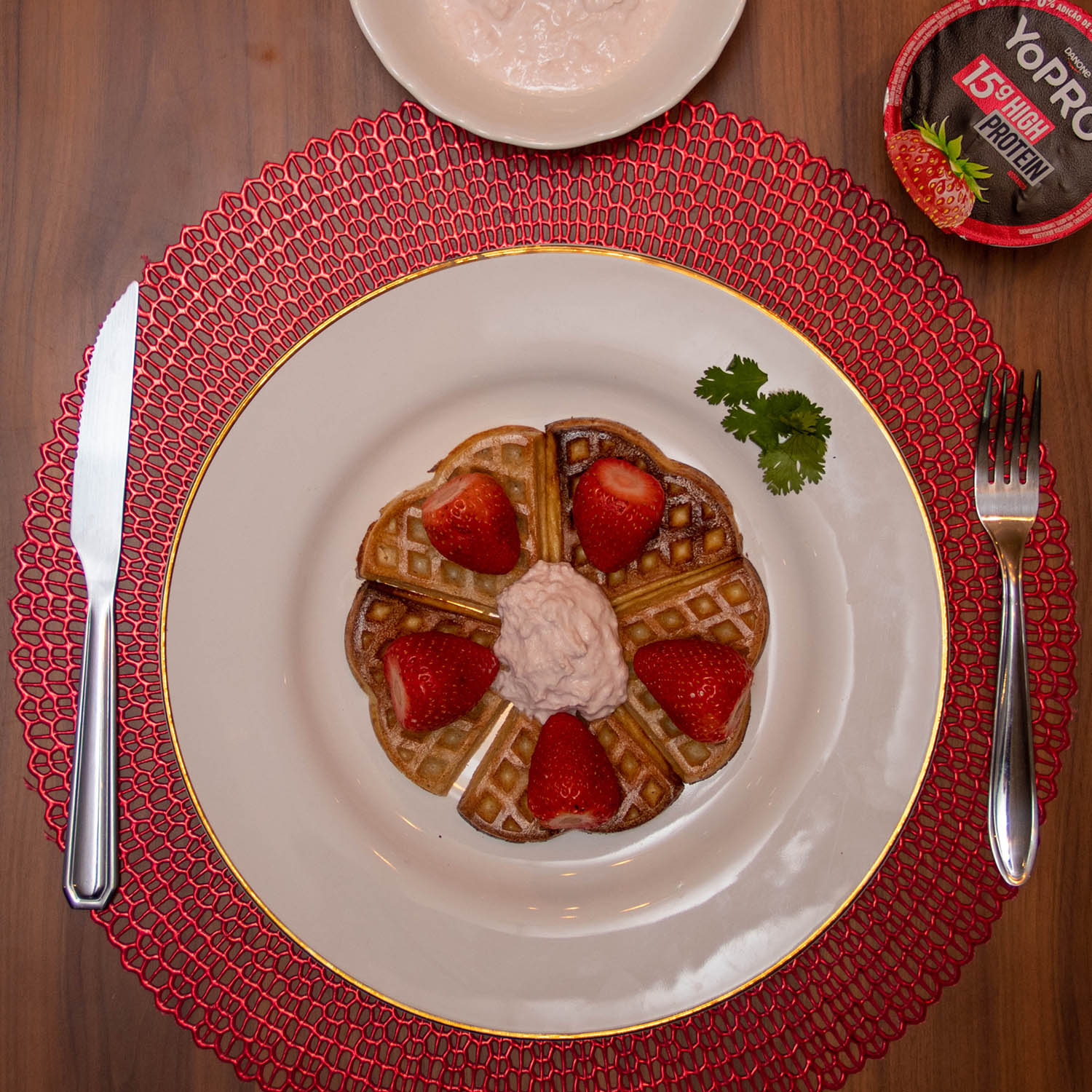 receita doce waffle com morango Yopro
