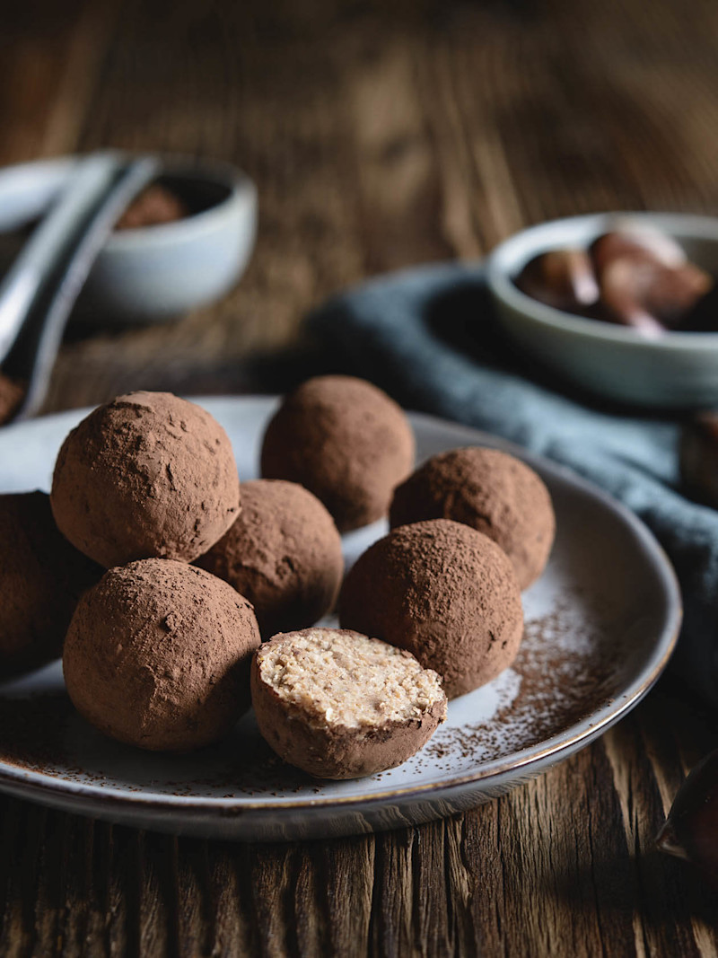 Trufas de chocolate amargo com castanhas
