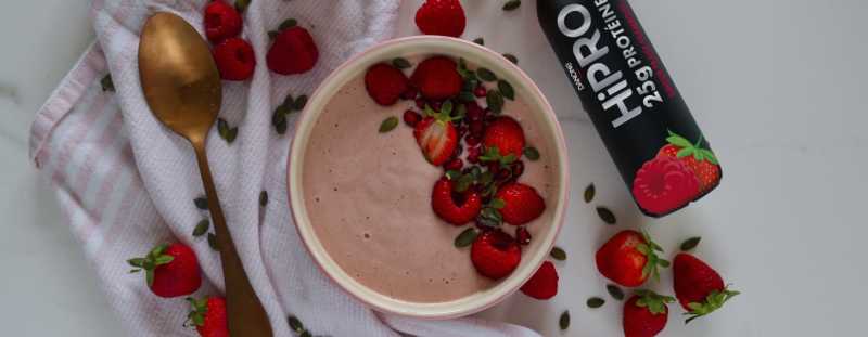 Découvrez la recette du BOWL protéiné Fruits rouges HiPRO ! 