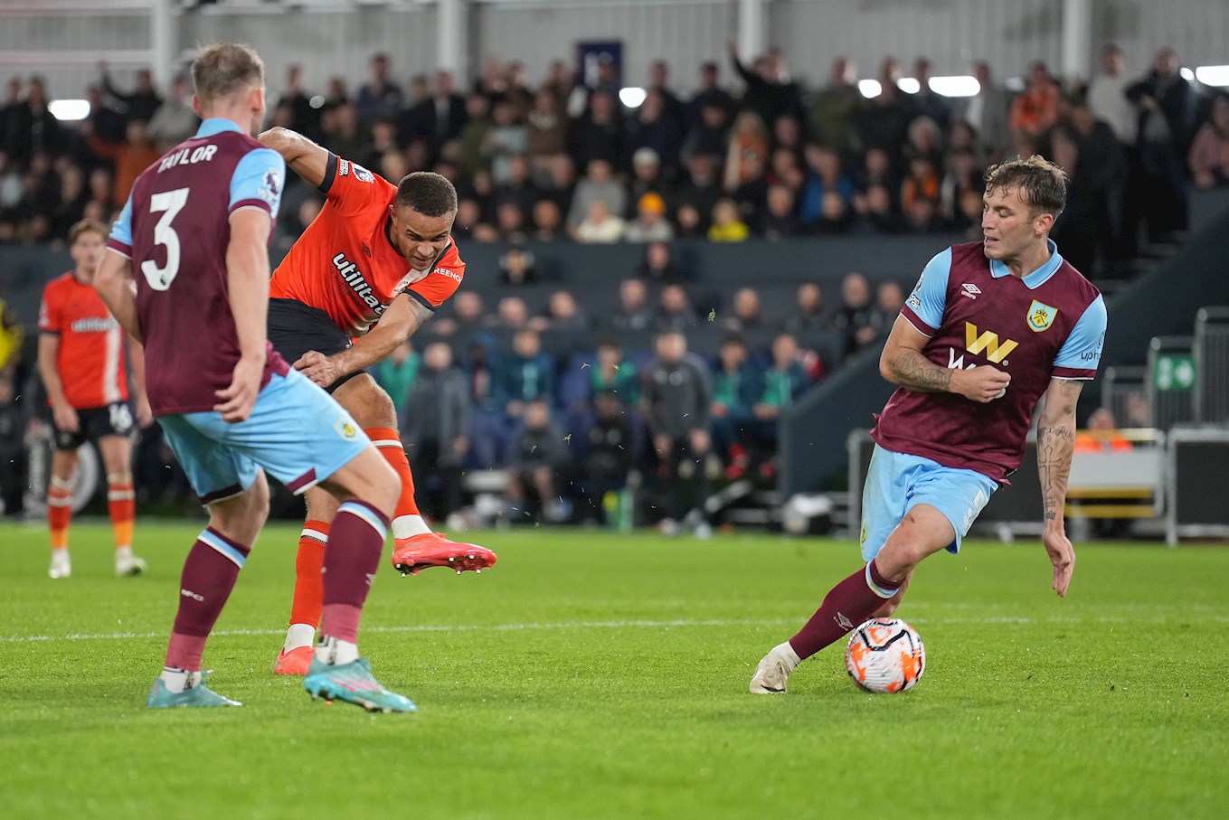 ltfc_luton_v_burnley_03oct23_0037.jpg