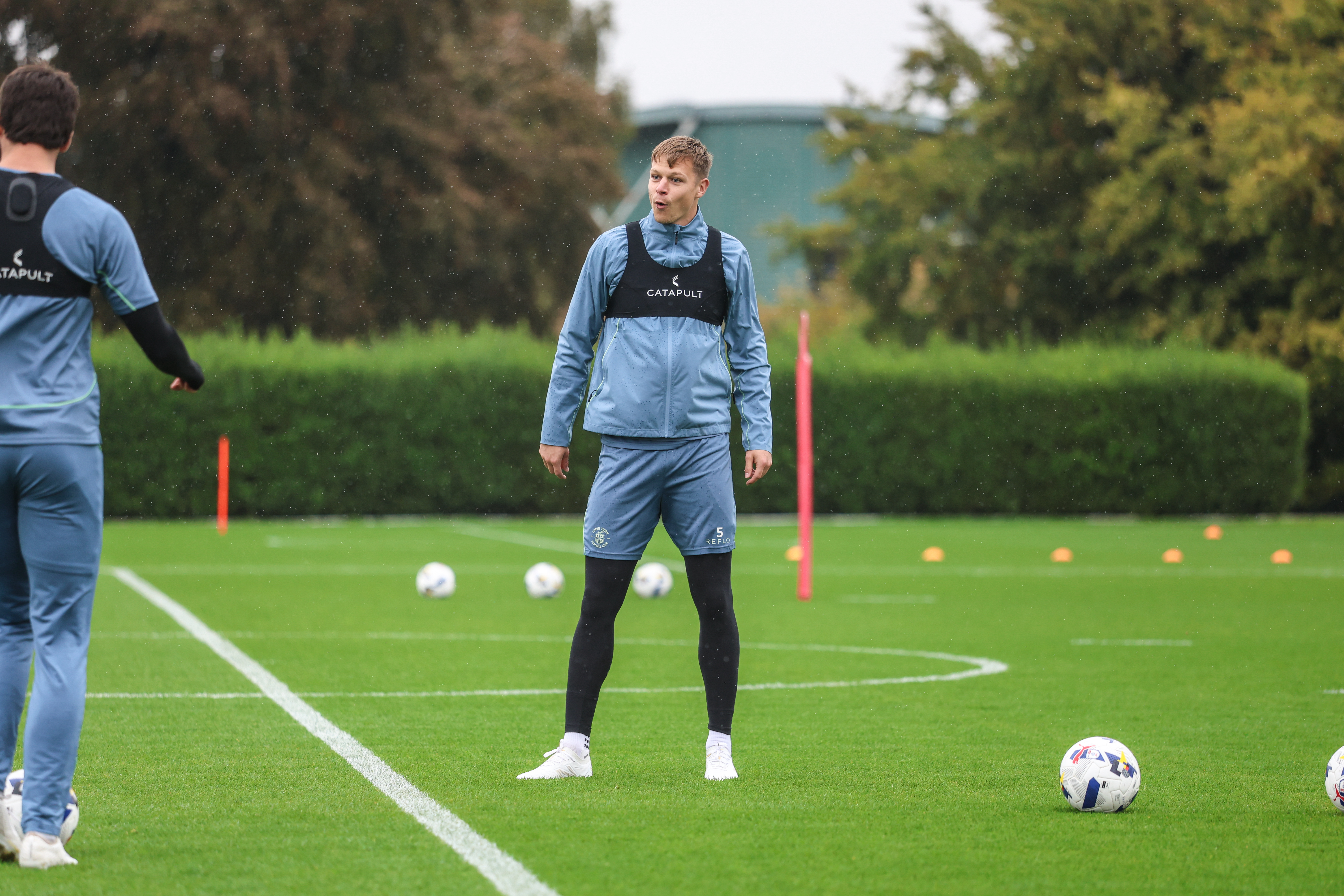 GD Luton Pre Stevenage Training 001 Image