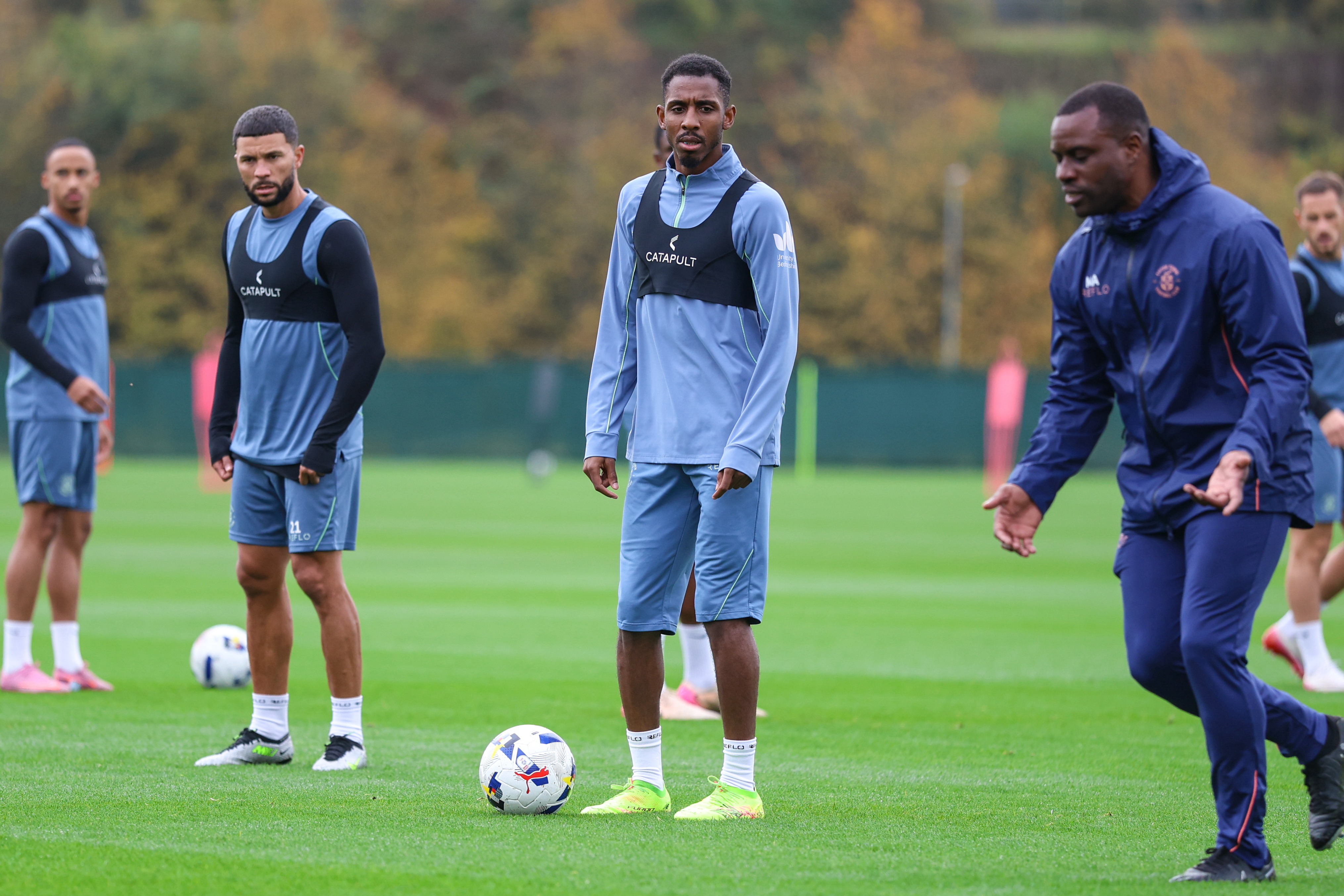 GD Luton Pre Mansfield Training 057 Image