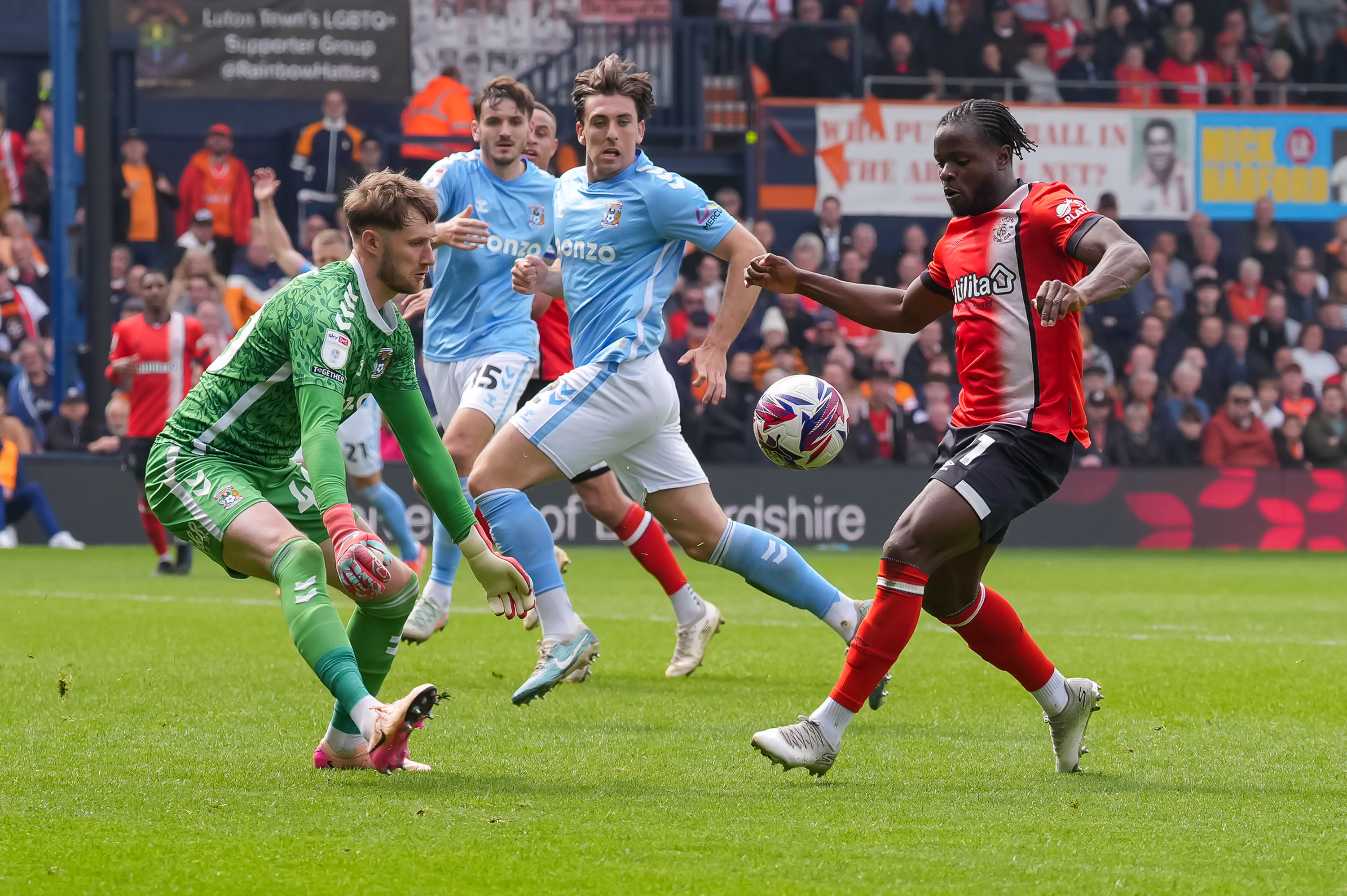 PMI Luton v Coventry 26APR25 0074 Image