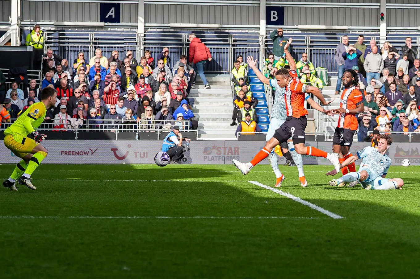 ltfc_luton_v_bournemouth_06apr24_morris_goal_021.jpg