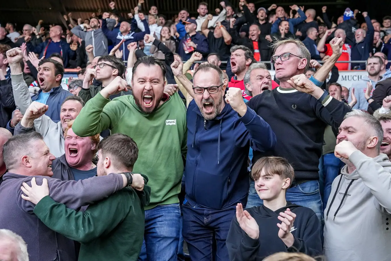 ltfc_luton_v_bournemouth_06apr24_018.jpg