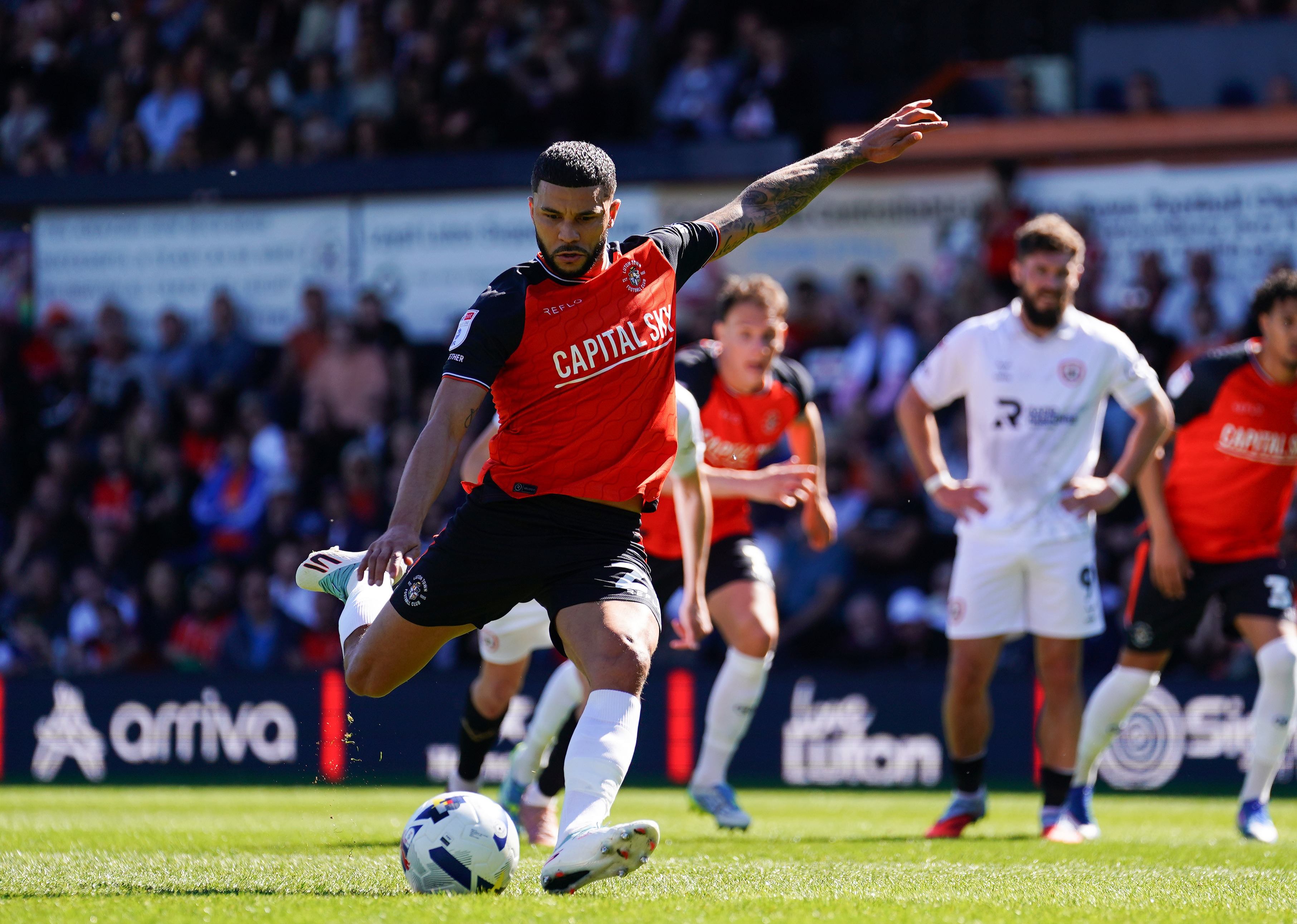 PMi Luton Town v Barnsley 375 Image