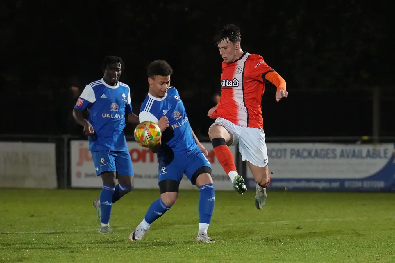 bedford-fc-v-luton-town-beds-senior-cup---dh200032.jpg