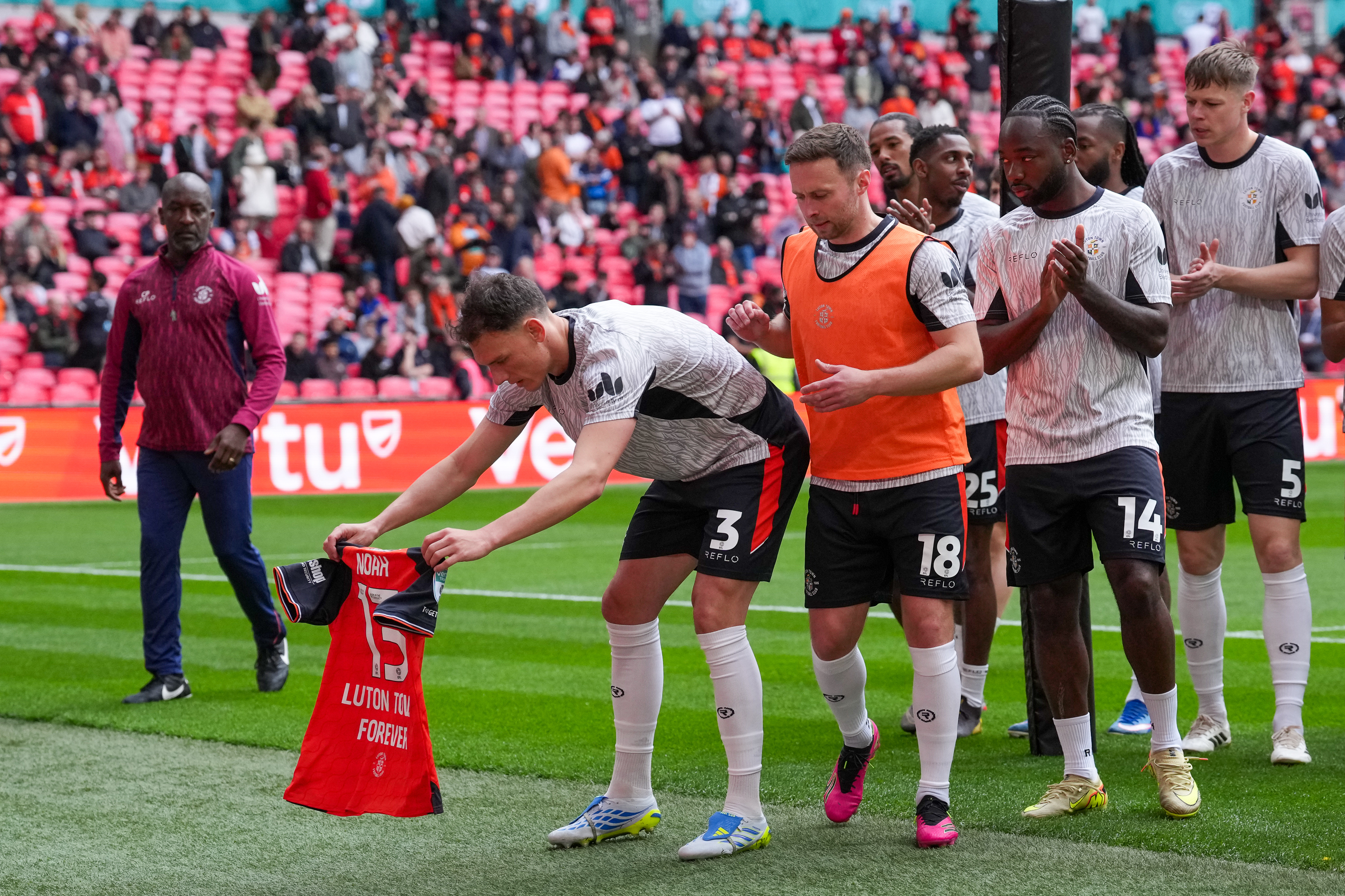 PMI Stockport v Luton Vertu 12APR26 0161 Image
