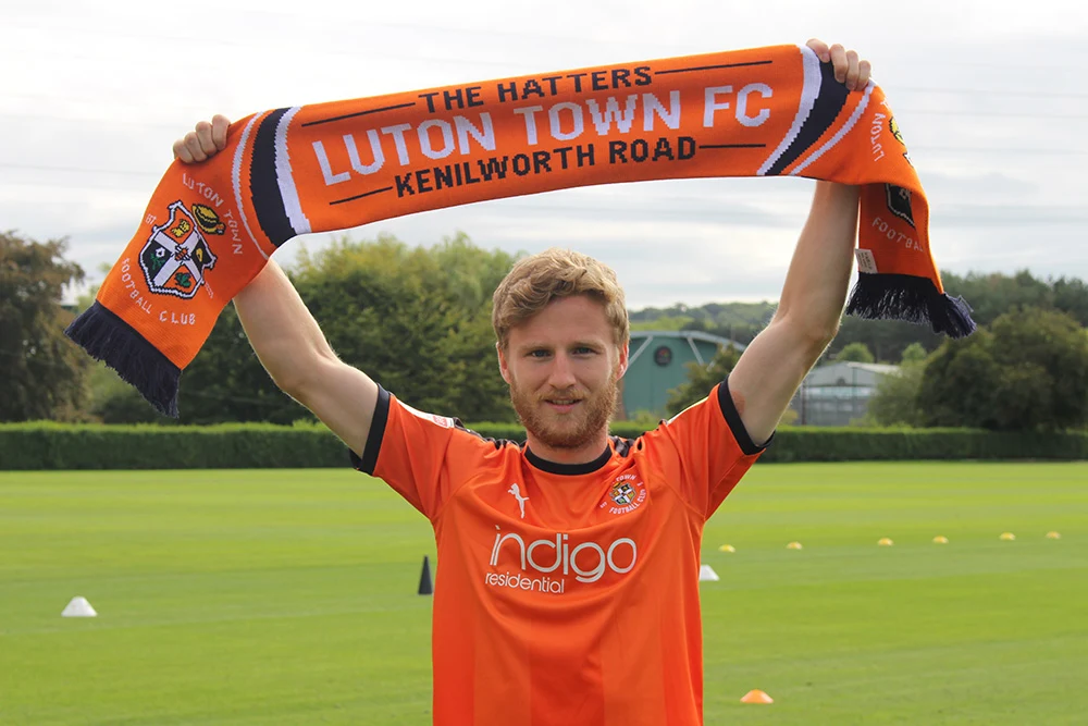 eunan-okane-scarf-web.jpg