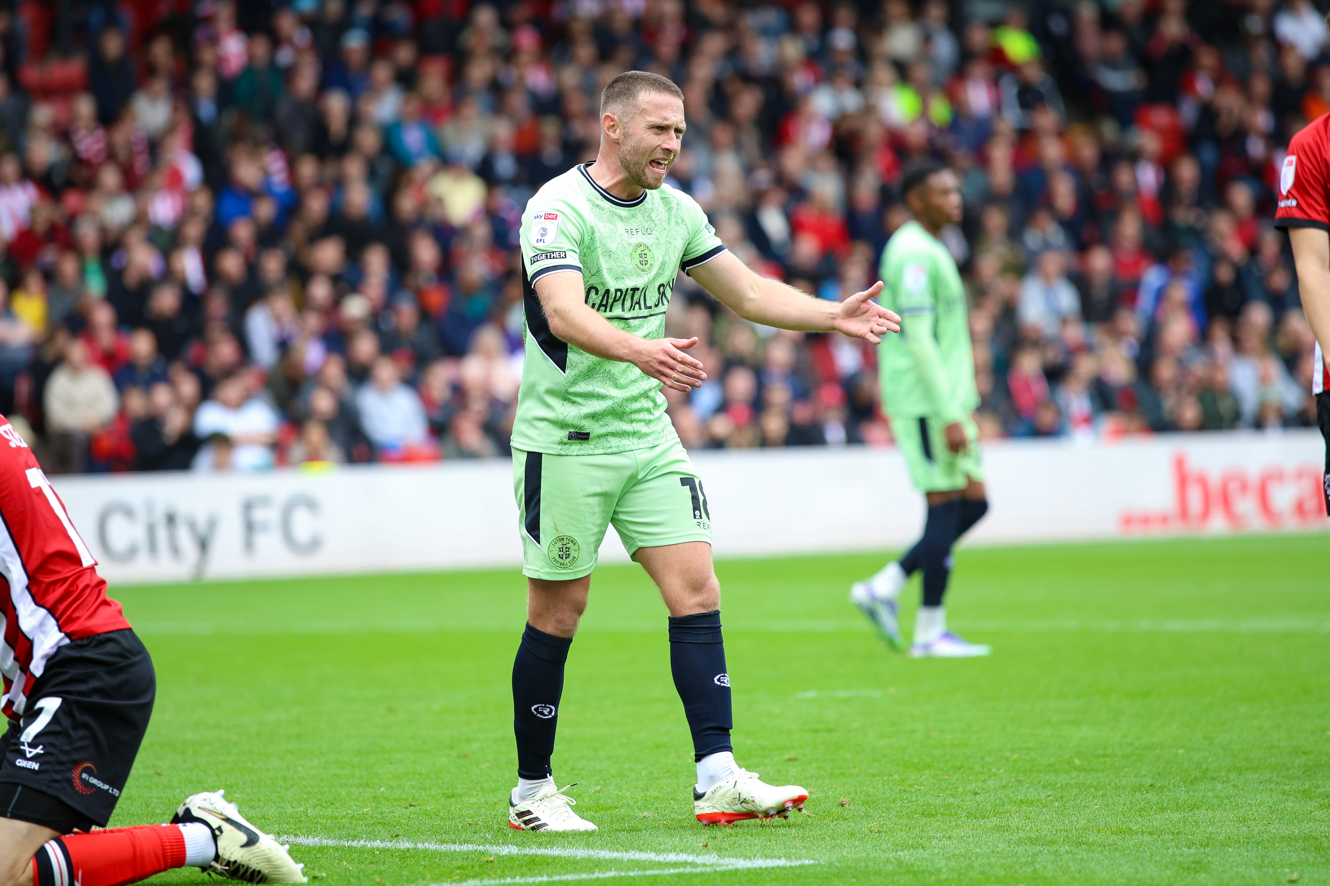 GD Lincoln v Luton 20SEP25 011 Image