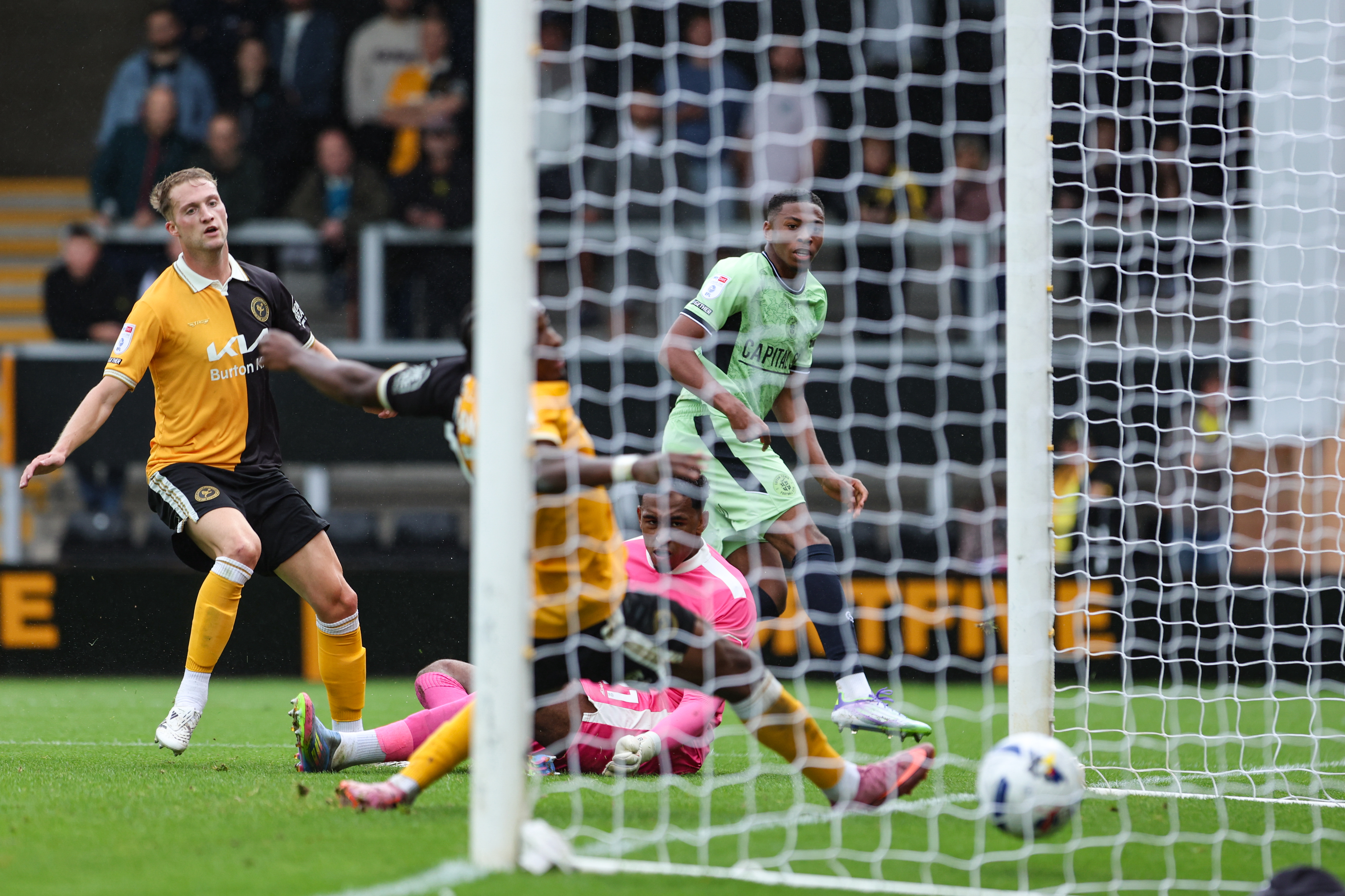 GD Burton v Luton 30AUG25 065 Image