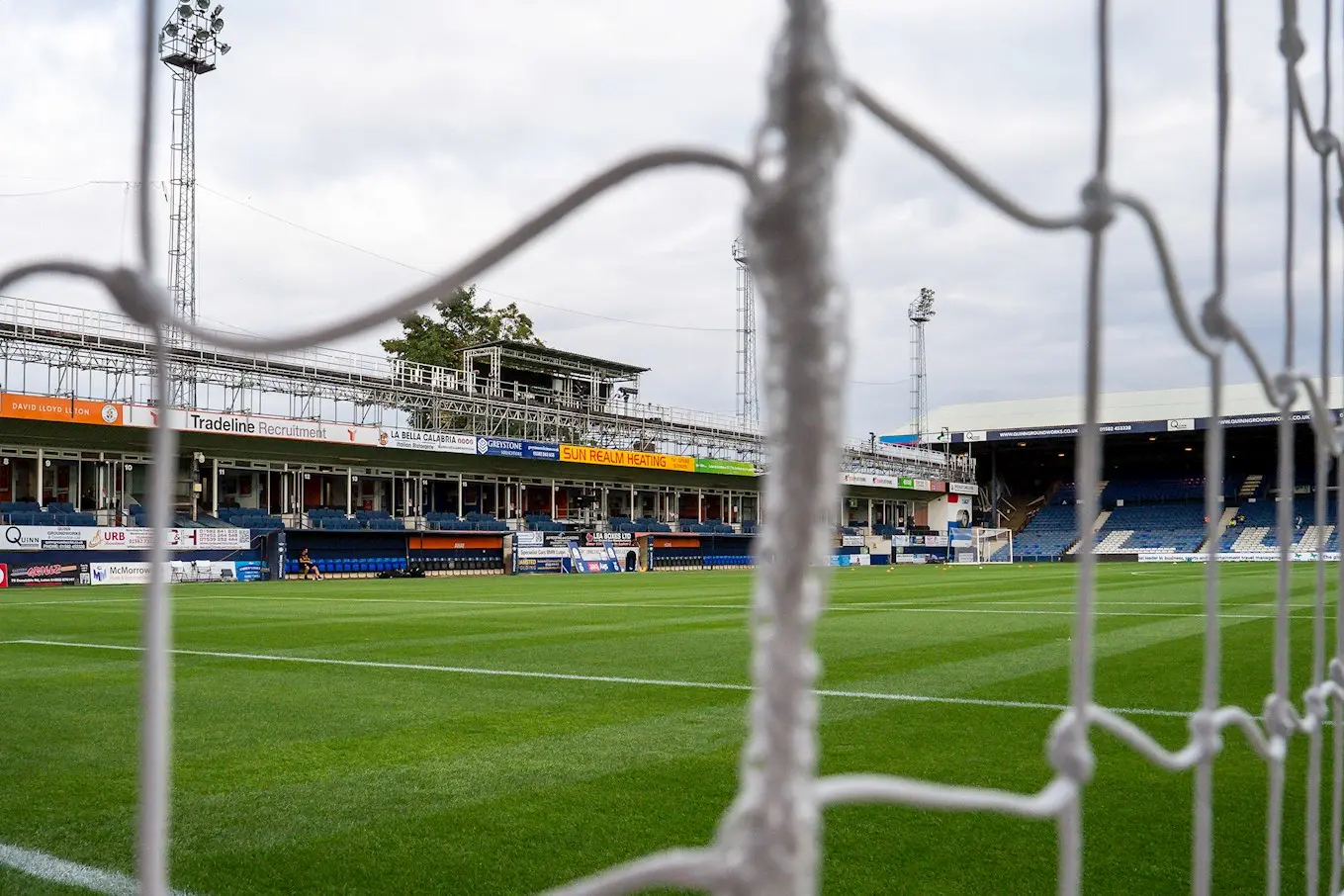 pmi_luton_v_sheffield_utd_26aug22_kenilworth-road-gv---0002.jpg