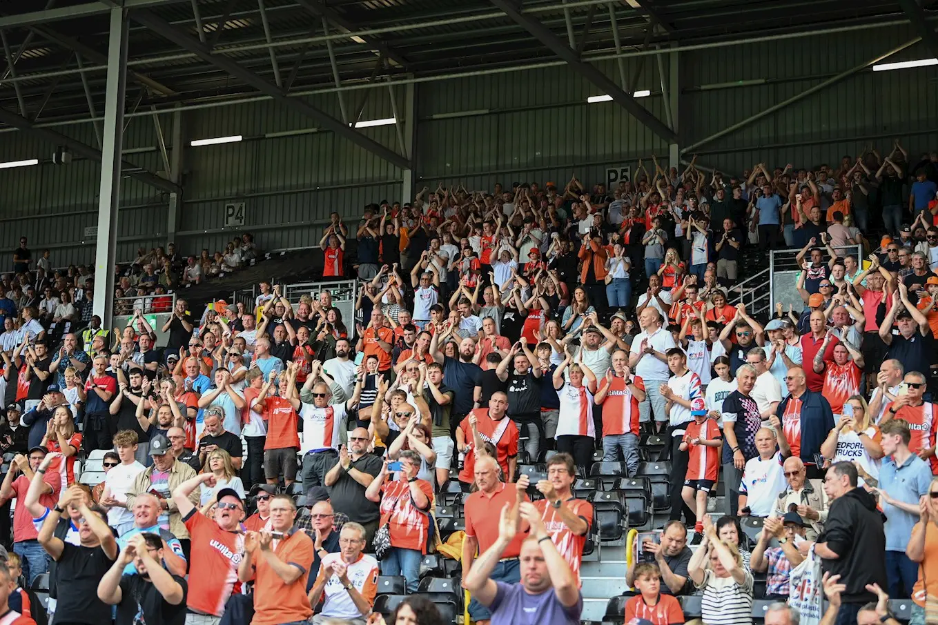 fulham-v-luton-town-055.jpg