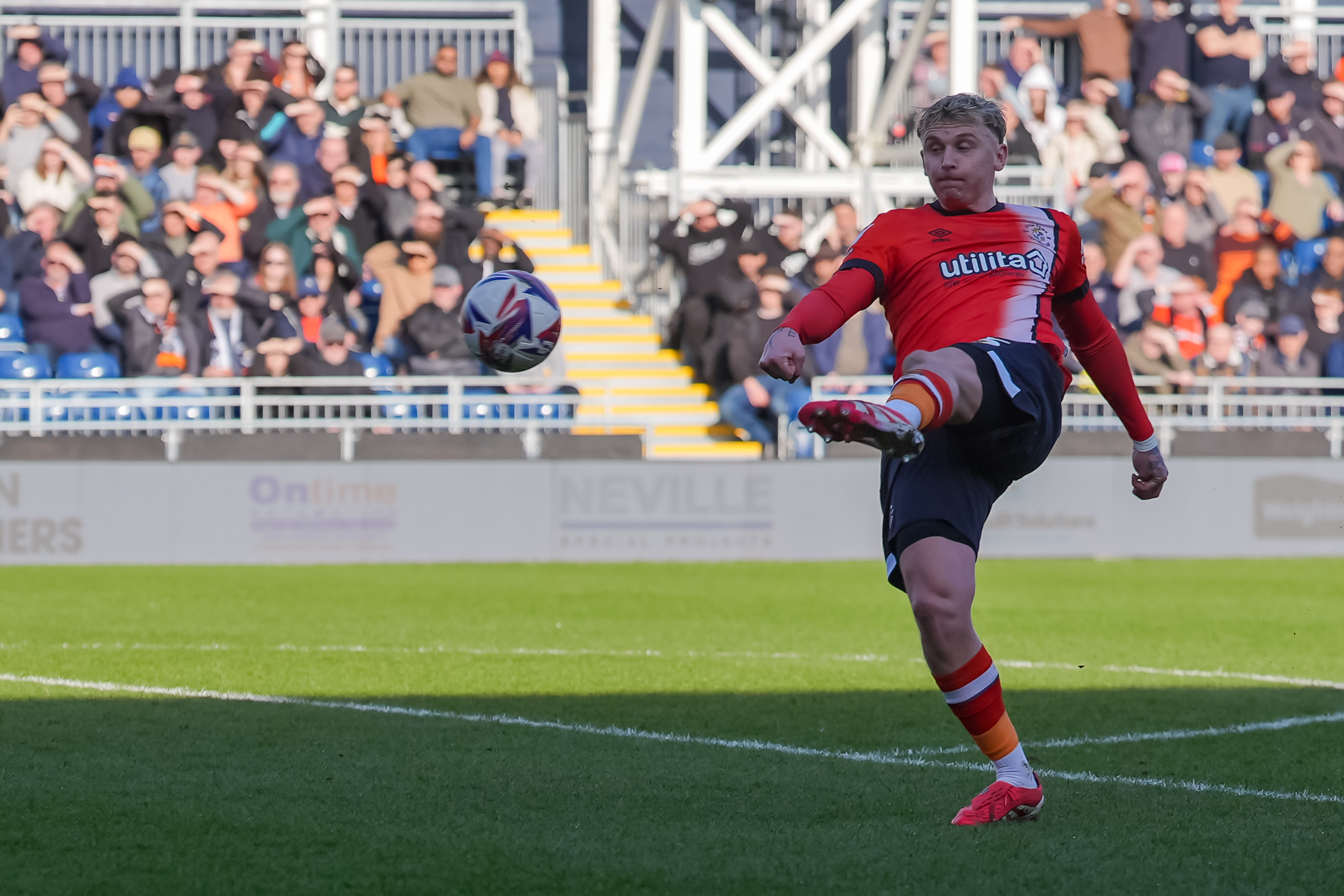 PMI Luton v Portsmouth 01MAR25 0019 Image